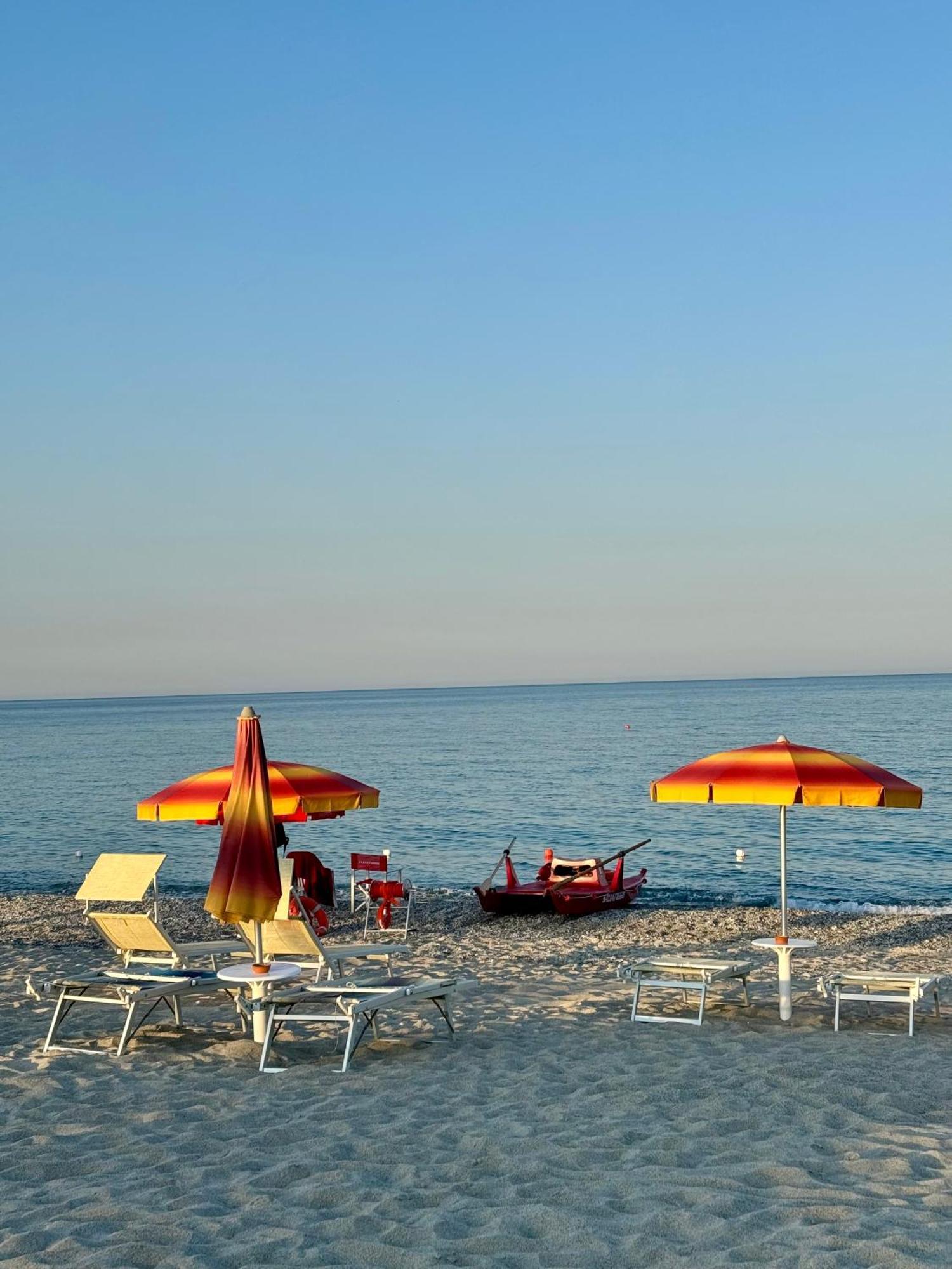 Villaggio Camping Poseidon - Bungalows & Rooms With Sea View In Nature Santa Caterina Dello Ionio Marina Bagian luar foto