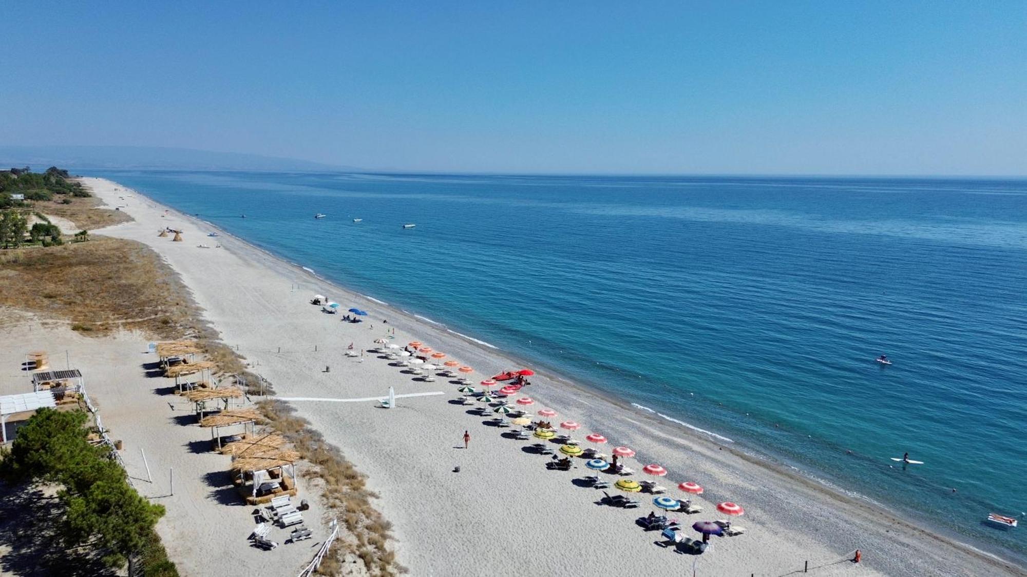 Villaggio Camping Poseidon - Bungalows & Rooms With Sea View In Nature Santa Caterina Dello Ionio Marina Bagian luar foto